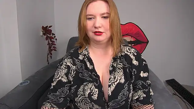 LaraDream online show from July 2026 02:05:02 PM