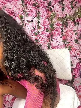 mismialove online show from September 2025 05:45:02 AM