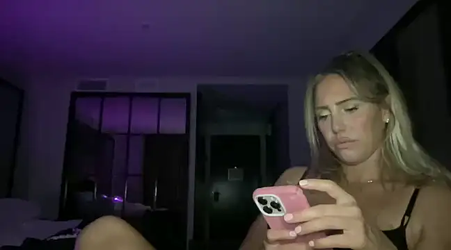 Snapshot of Fitnessbabe69 chatting on March 2025 09:21:01 AM Fitnessbabe69 online show from March 2025 09:21:01 AM